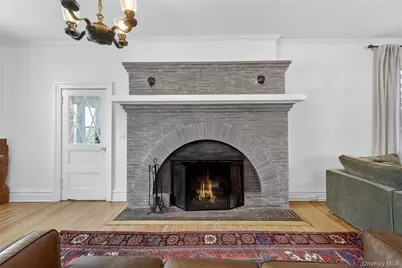 152 Sutton Manor Road, New Rochelle, NY 10801 - Photo 6