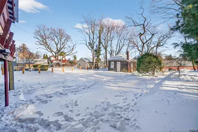 152 Sutton Manor Road, New Rochelle, NY 10801 - Photo 36