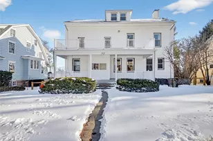 152 Sutton Manor Rd, New Rochelle, NY 10801 - Photo 2