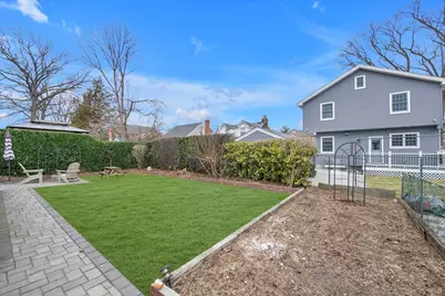 39 Corwin Avenue, New Hyde Park, NY 11040 - Photo 16