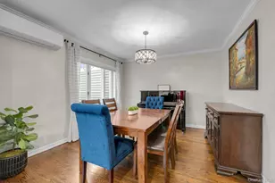 39 Corwin Ave, New Hyde Park, NY 11040 - Photo 8