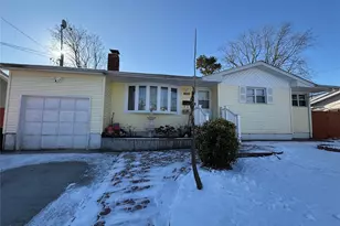 200 Hancock St, Brentwood, NY 11717 - Photo 2