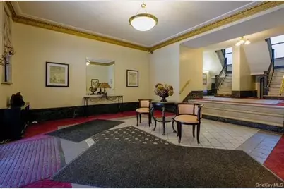 115-25 Metropolitan Avenue #161, Kew Gardens, NY 11418 - Photo 2