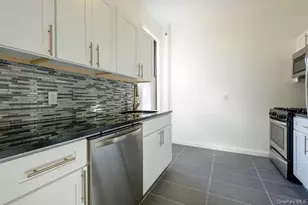 115-25 Metropolitan Ave, Kew Gardens, NY 11418 - Photo 10