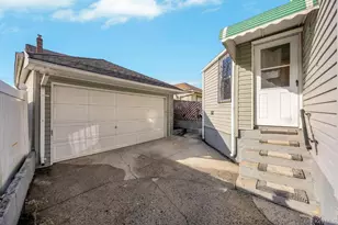 91-16 196th St, Hollis, NY 11423 - Photo 4