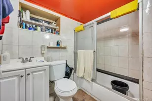 91-16 196th St, Hollis, NY 11423 - Photo 32