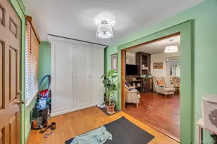 91-16 196th St, Hollis, NY 11423 - Photo 8