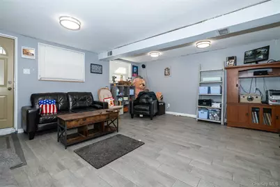 2542 Hollers Avenue, Bronx, NY 10475 - Photo 10