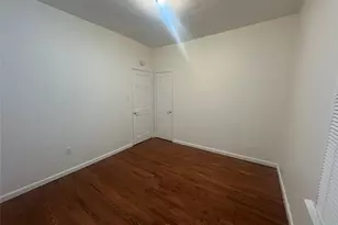 32-27 42nd St, Astoria, NY 11103 - Photo 4