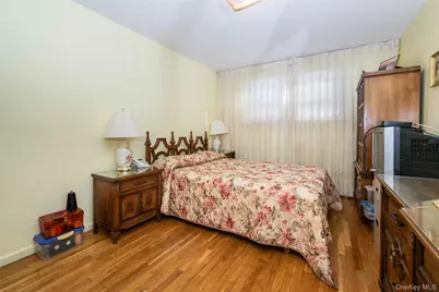 2544 Hollers Avenue, Bronx, NY 10475 - Photo 6