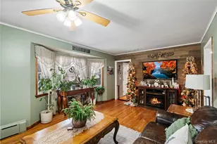 24 Park Pl, Patchogue, NY 11772 - Photo 10