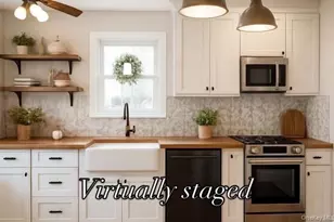 24 Park Pl, Patchogue, NY 11772 - Photo 4