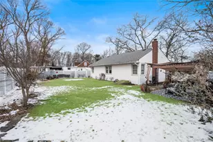 24 Park Pl, Patchogue, NY 11772 - Photo 18