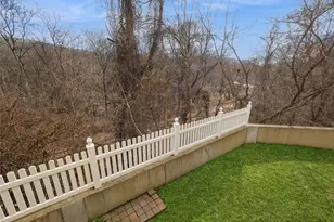 43 Aveonis Ct, Fishkill, NY 12524 - Photo 4