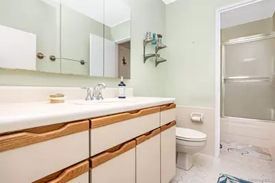 19 Parkdale Drive, Farmingdale, NY 11735 - Photo 20