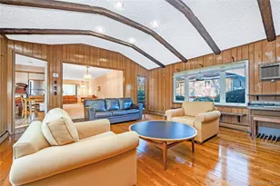 19 Parkdale Dr, Farmingdale, NY 11735 - Photo 10