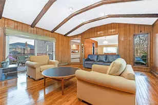 19 Parkdale Dr, Farmingdale, NY 11735 - Photo 12