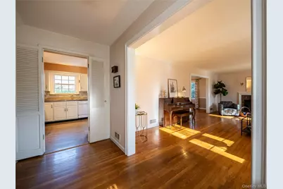 427 Ryder Road, Manhasset, NY 11030 - Photo 4