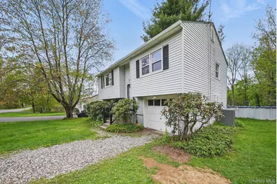 109 Long Lane, Bloomingburg, NY 12721 - Photo 2