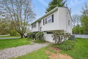 109 Long Ln, Bloomingburg, NY 12721 - Photo 2