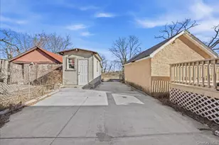 3220 Bayswater Ct, Far Rockaway, NY 11691 - Photo 20