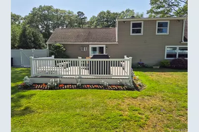 1039 Sipp Avenue, Medford, NY 11763 - Photo 10