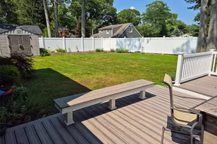 1039 Sipp Ave, Medford, NY 11763 - Photo 12