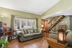 1039 Sipp Ave, Medford, NY 11763 - Photo 24