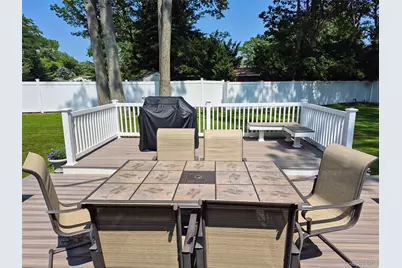 1039 Sipp Avenue, Medford, NY 11763 - Photo 8