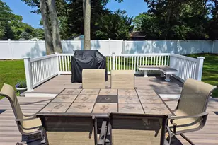 1039 Sipp Ave, Medford, NY 11763 - Photo 8