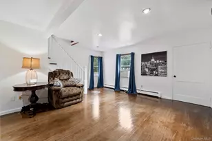 824 Lincoln Ave, Bohemia, NY 11716 - Photo 4