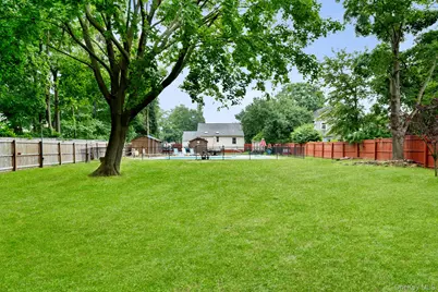 824 Lincoln Avenue, Bohemia, NY 11716 - Photo 18