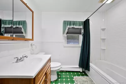 824 Lincoln Avenue, Bohemia, NY 11716 - Photo 14