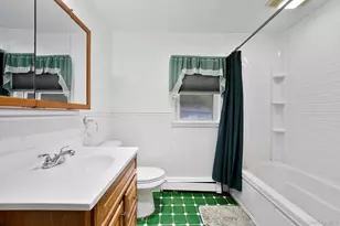 824 Lincoln Ave, Bohemia, NY 11716 - Photo 14