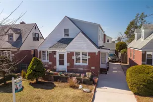 82-18 258th St, Floral Park, NY 11004 - Photo 1