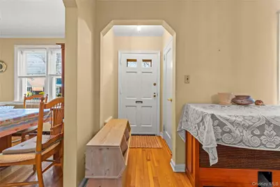 8218 258th Street, Floral Park, NY 11004 - Photo 2
