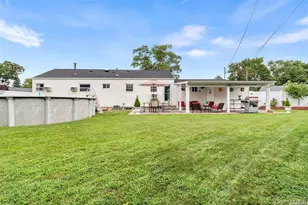 71 Hunter Ln, Centereach, NY 11720 - Photo 2