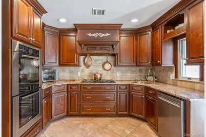 110 Thornwood Road, Massapequa Park, NY 11762 - Photo 12