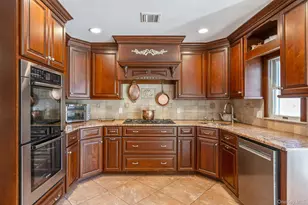 110 Thornwood Rd, Massapequa Park, NY 11762 - Photo 12