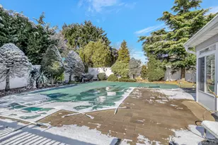 110 Thornwood Rd, Massapequa Park, NY 11762 - Photo 32