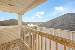 120 Neptune Pl, Massapequa, NY 11758 - Photo 32