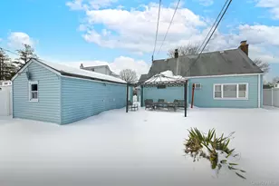 59 Stone Ln, Levittown, NY 11756 - Photo 16