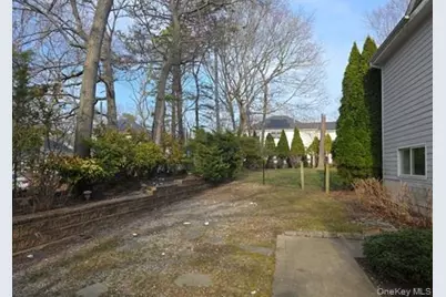 1A Jackson Avenue #A, Hampton Bays, NY 11946 - Photo 4