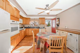 265 S 4th St, Lindenhurst, NY 11757 - Photo 10