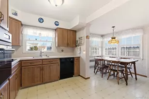 24 Birchwood Dr, Great River, NY 11739 - Photo 12