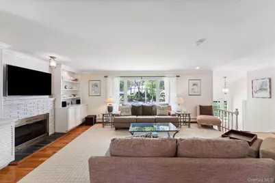 9 White Oak Lane, Westhampton, NY 11977 - Photo 4