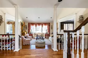 2 Bonnie Lynn Ct, Roslyn, NY 11576 - Photo 2