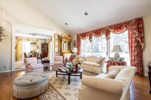 2 Bonnie Lynn Ct, Roslyn, NY 11576 - Photo 6