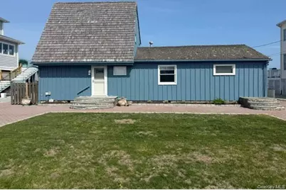 25 Shinnecock Road, East Quogue, NY 11942 - Photo 2