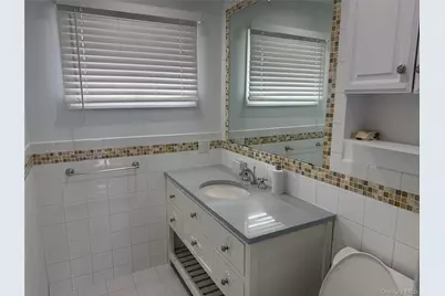 25 Shinnecock Road, East Quogue, NY 11942 - Photo 16